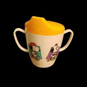 VTG DANARA PEANUTS SIPPY CUP SNOOPY RIDING TRICYLE Yellow Lid PLASTIC Pre-owned